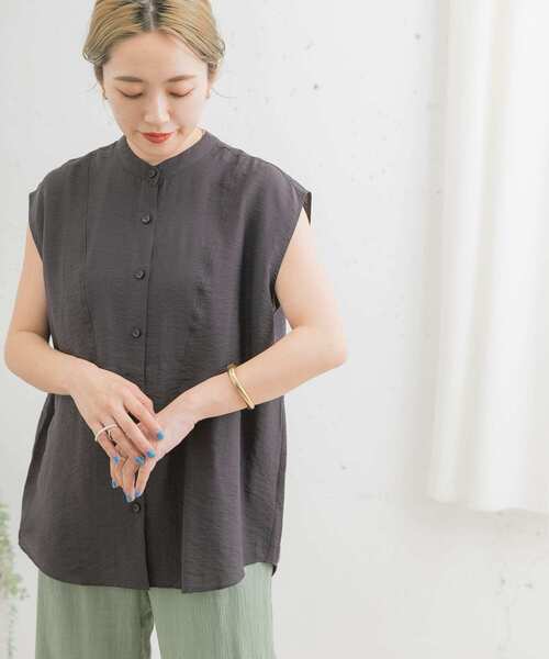 ITEMS URBANRESEARCH(アイテムズ アーバンリサーチ)の「バックリボンシアーブラウス(シャツ/ブラウス・レディース・グレー系その他/オフホワイト/チャコールグレー/ベージュ・FREE)」の3枚目の写真