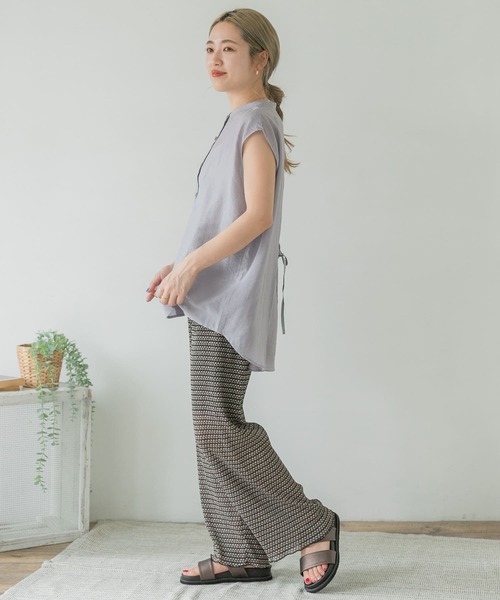 ITEMS URBANRESEARCH(アイテムズ アーバンリサーチ)の「バックリボンシアーブラウス(シャツ/ブラウス・レディース・グレー系その他/オフホワイト/チャコールグレー/ベージュ・FREE)」の9枚目の写真