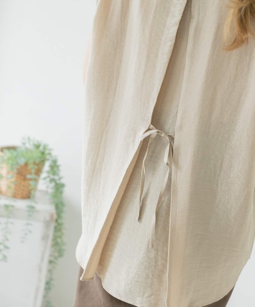 ITEMS URBANRESEARCH(アイテムズ アーバンリサーチ)の「バックリボンシアーブラウス(シャツ/ブラウス・レディース・グレー系その他/オフホワイト/チャコールグレー/ベージュ・FREE)」の20枚目の写真