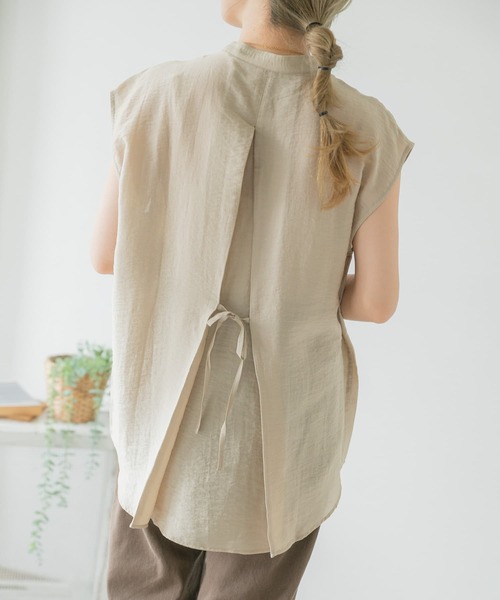 ITEMS URBANRESEARCH(アイテムズ アーバンリサーチ)の「バックリボンシアーブラウス(シャツ/ブラウス・レディース・グレー系その他/オフホワイト/チャコールグレー/ベージュ・FREE)」の22枚目の写真