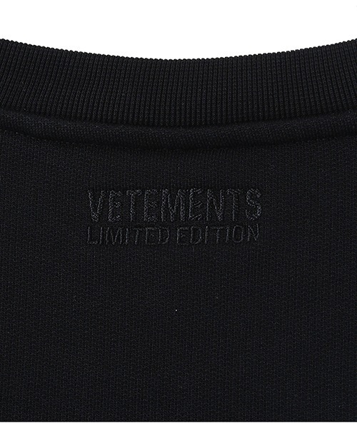 VETEMENTS（ヴェトモン）の「VETEMENTS / ヴェトモン：MY NAME IS VETEMENTS SWEATSHIRT：UA52TR630[RIP]（スウェット・メンズ・ブラック/ホワイト・S/L/M/XL）」の20枚目の写真