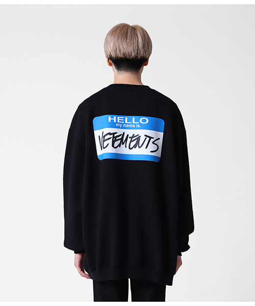 VETEMENTS（ヴェトモン）の「VETEMENTS / ヴェトモン：MY NAME IS VETEMENTS SWEATSHIRT：UA52TR630[RIP]（スウェット・メンズ・ブラック/ホワイト・S/L/M/XL）」の14枚目の写真