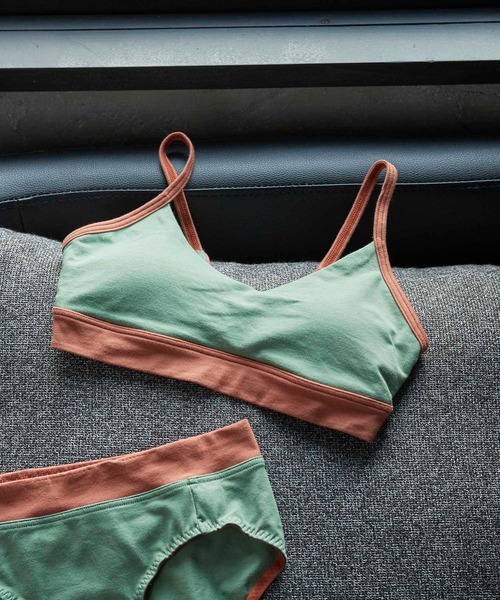 une nana cool（ウンナナクール）の「綿ベア天竺 カラーブロッキング ノンワイヤーブラジャー（ブラジャー・レディース・ベージュ/グリーン/ブラック/グレー/オレンジ/クリーム/杢グレー/スモークピンク/セージグリーン/シャンパン/ラベンダー/シャーベット/チャコールグレー/ダークブルー/サックスブルー/桜/オリーブ/ブルー/ブラウン/アッシュグレー/ライトグリーン/キナリ/ナチュラル/ピンク・M/L）」の12枚目の写真