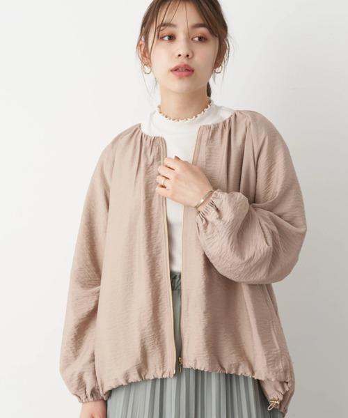 earth music&ecology（アースミュージックアンドエコロジー）の「コクーンギャザーブルゾン ＊（ブルゾン・レディース・カーキ/ベージュ/ブラック・FREE）」の3枚目の写真