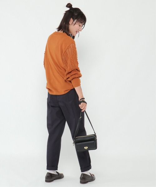 LBC（エルビーシー）の「袖透かしパフニット（ニット/セーター・レディース・チャコールグレー/キャメル・M）」の6枚目の写真