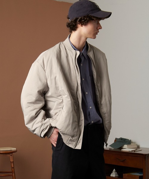 EMMA CLOTHES（エマクローズ）の「ビッグシルエットワイドスリーブ 中綿 MA-1 ブルゾン EMMA CLOTHES（MA-1・メンズ・ブラック/グレイッシュベージュ・FREE）」の7枚目の写真