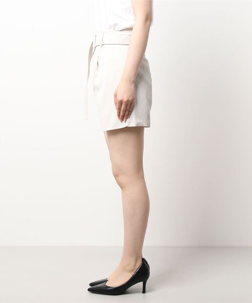 SPIGA（スピーガ）の「ベルト付ハイウエストショートパンツ（その他パンツ・レディース・キャメル/ブラック/ベージュ・SMALL/MEDIUM）」の5枚目の写真