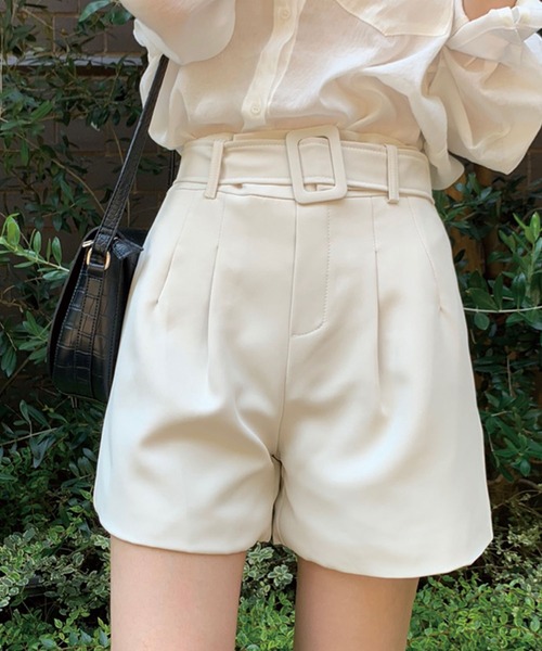 SPIGA（スピーガ）の「ベルト付ハイウエストショートパンツ（その他パンツ・レディース・キャメル/ブラック/ベージュ・SMALL/MEDIUM）」の2枚目の写真