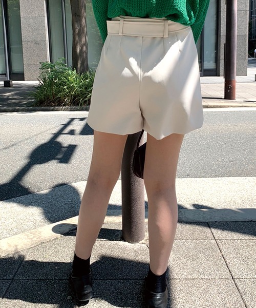 SPIGA（スピーガ）の「ベルト付ハイウエストショートパンツ（その他パンツ・レディース・キャメル/ブラック/ベージュ・SMALL/MEDIUM）」の14枚目の写真