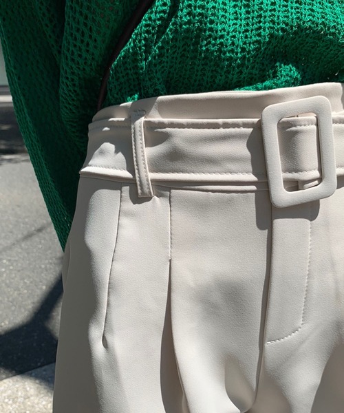 SPIGA（スピーガ）の「ベルト付ハイウエストショートパンツ（その他パンツ・レディース・キャメル/ブラック/ベージュ・SMALL/MEDIUM）」の16枚目の写真