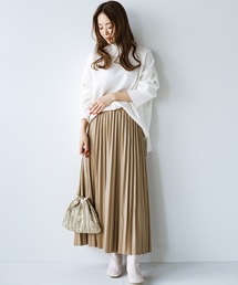 少し背伸びしてあなたに近づいた 素顔見せるのはこれからでいい 大人っぽいフェイクレザーのプリーツスカート by you made me