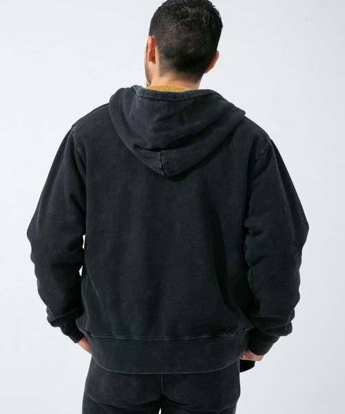 URBAN RESEARCH ROSSO MEN(アーバンリサーチロッソメン)の「ピグメントダイ裏毛ジップパーカー『セットアップ対応』(パーカー・メンズ・ブラック/ネイビー・MEDIUM/LARGE/X-LARGE)」の12枚目の写真