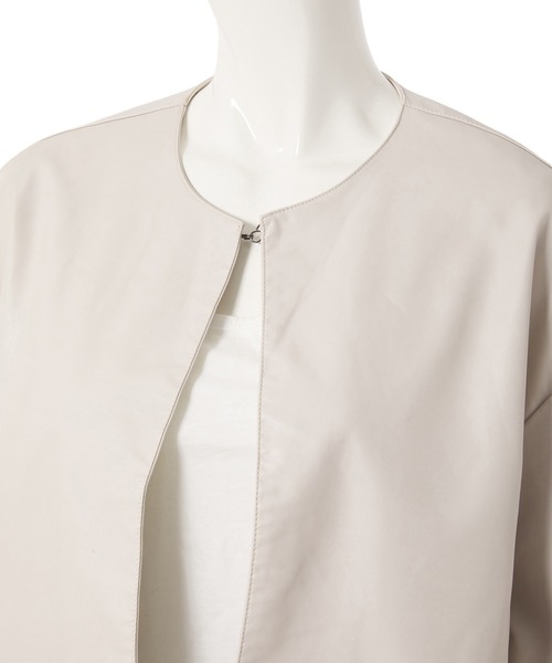 fifth（フィフス）の「ノーカラーフェイクレザージャケット（ライダースジャケット・レディース・ベージュ/アイボリー・MEDIUM）」の7枚目の写真