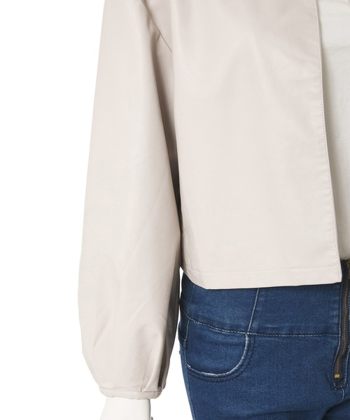 fifth（フィフス）の「ノーカラーフェイクレザージャケット（ライダースジャケット・レディース・ベージュ/アイボリー・MEDIUM）」の6枚目の写真