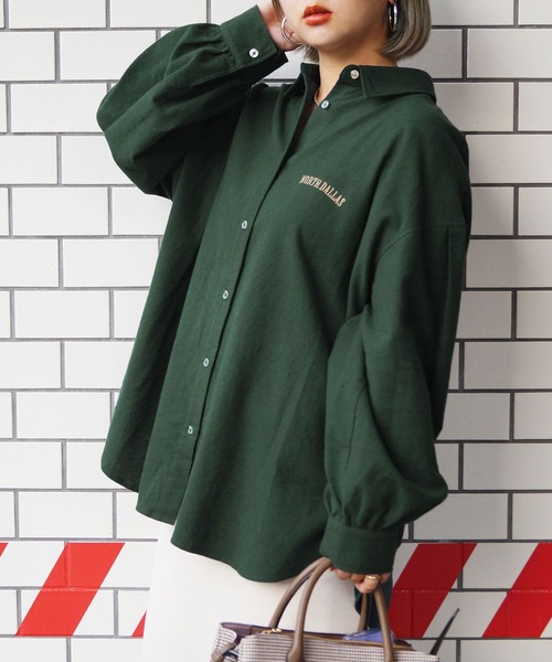 179/WG（イチナナキュウダブルジー）の「カレッジロゴレギュラーシャツ（シャツ/ブラウス・レディース・ブラウン/オフホワイト/グリーン・MEDIUM）」の3枚目の写真