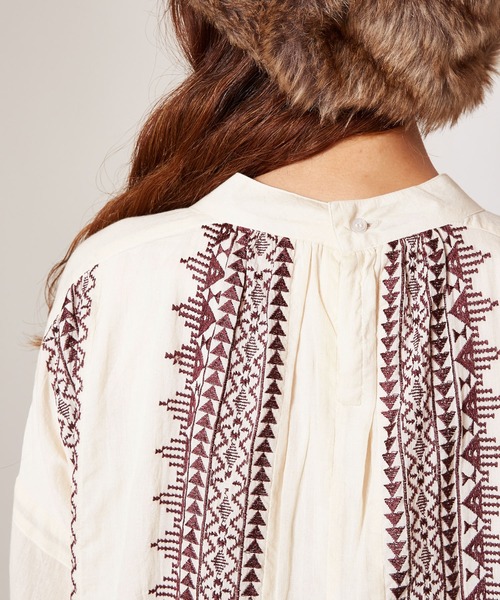 チャイハネ（チャイハネ）の「【チャイハネ】ボヘーノ刺繍トップス（その他トップス・レディース・ブラック/ベージュ/ブルー・FREE）」の8枚目の写真