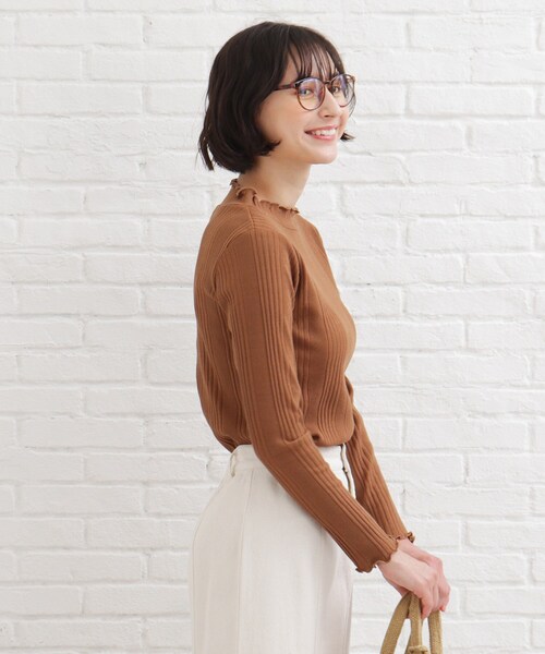 SHOO・LA・RUE（シューラルー）の「◆ランダムリブモックネックジャージ（Tシャツ/カットソー・レディース・アイボリー/グレー系その他/ブラック/ブラウン系・02/03/04）」の4枚目の写真