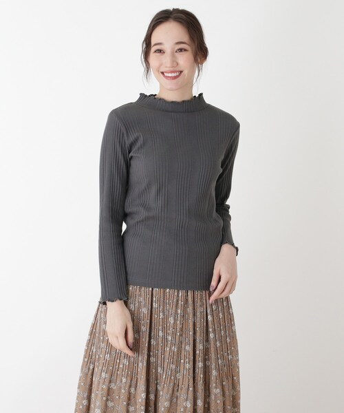 SHOO・LA・RUE（シューラルー）の「◆ランダムリブモックネックジャージ（Tシャツ/カットソー・レディース・アイボリー/グレー系その他/ブラック/ブラウン系・02/03/04）」の3枚目の写真