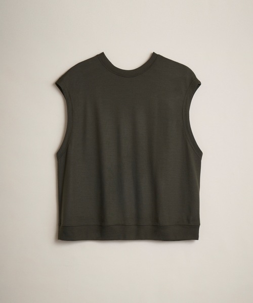 TROVE(トローヴ)の「TROVE 2022SS / MERINO WOOL KNIT VEST(ベスト・メンズ・カーキ/ベージュ・3/1)」の6枚目の写真