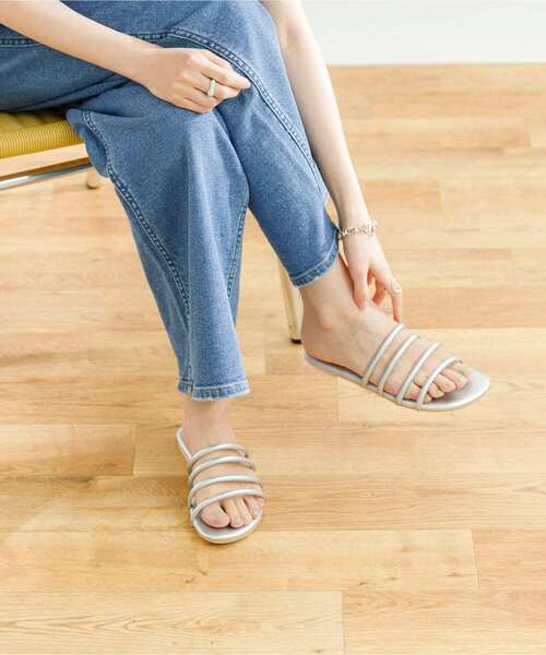 URBAN RESEARCH(アーバンリサーチ)の「ストラップサンダル(サンダル・レディース・シルバー/ベージュ系その他/ホワイト・38/36/37)」の13枚目の写真