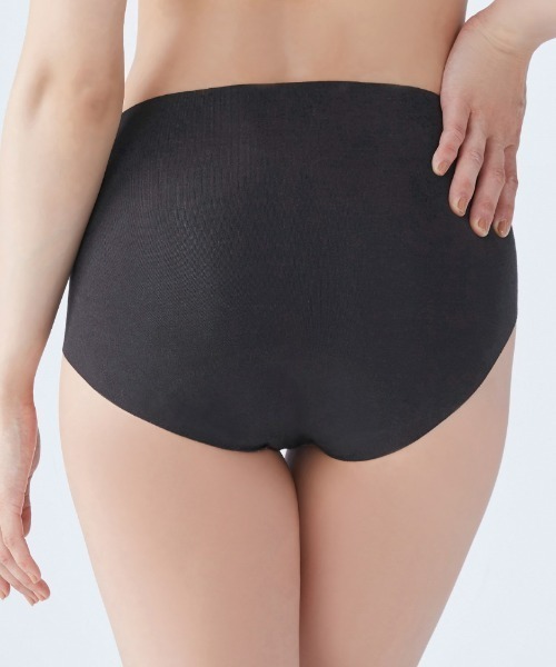 GUNZE（グンゼ）の「SELFEAR/セルフェア 吸水パッド対応 レギュラーショーツ（ショーツ・レディース・ブラック/杢グレー/ベージュ系その他/ローズ・MEDIUM/LARGE/X-LARGE）」の8枚目の写真