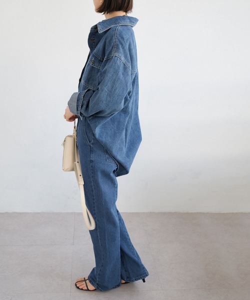 ANDJ(アンドジェイ)の「センター切替ラインハイウエストセミフレアデニムパンツ(デニムパンツ・レディース・オフホワイト/インディゴブルー・M/L)」の5枚目の写真