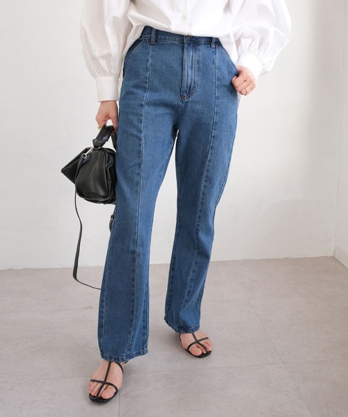 ANDJ(アンドジェイ)の「センター切替ラインハイウエストセミフレアデニムパンツ(デニムパンツ・レディース・オフホワイト/インディゴブルー・M/L)」の11枚目の写真