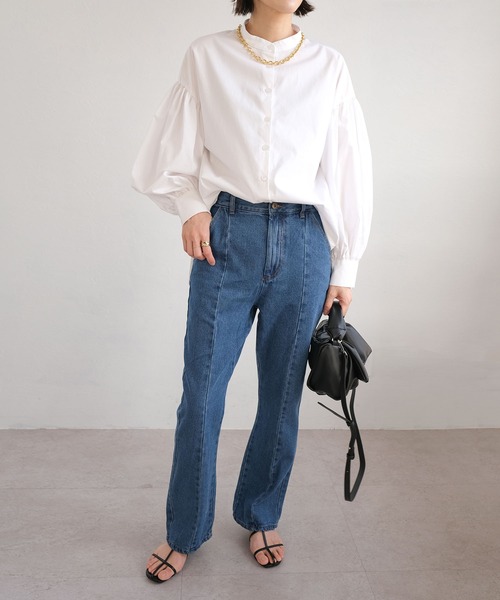 ANDJ(アンドジェイ)の「センター切替ラインハイウエストセミフレアデニムパンツ(デニムパンツ・レディース・オフホワイト/インディゴブルー・M/L)」の13枚目の写真