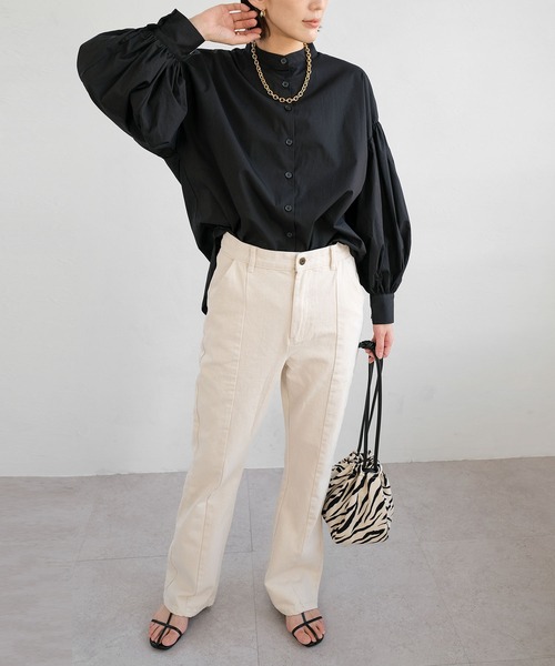 ANDJ(アンドジェイ)の「センター切替ラインハイウエストセミフレアデニムパンツ(デニムパンツ・レディース・オフホワイト/インディゴブルー・M/L)」の14枚目の写真