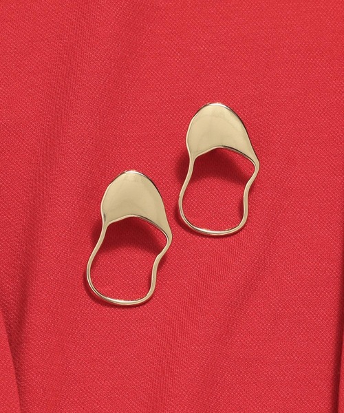 LEPSIM(レプシィム)の「【パーソナルカラーに合わせて選べる】デザインイヤリング 280240(イヤリング・レディース・シルバー/ゴールド/シルバー×ゴールド・ONE SIZE)」の3枚目の写真