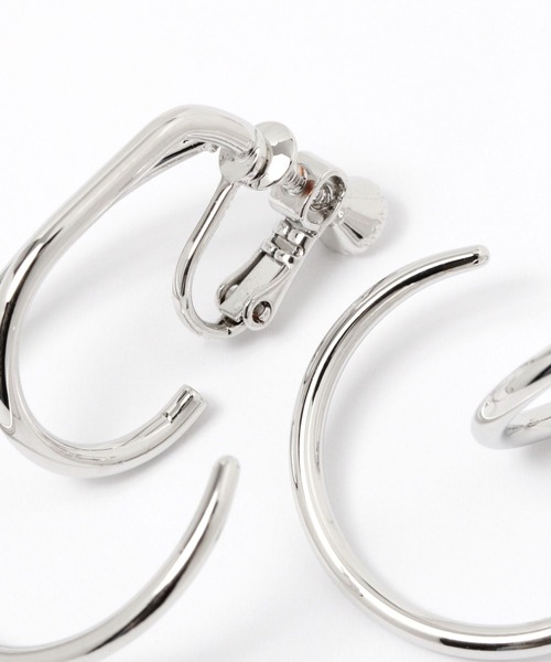 LEPSIM(レプシィム)の「【パーソナルカラーに合わせて選べる】デザインイヤリング 280240(イヤリング・レディース・シルバー/ゴールド/シルバー×ゴールド・ONE SIZE)」の9枚目の写真