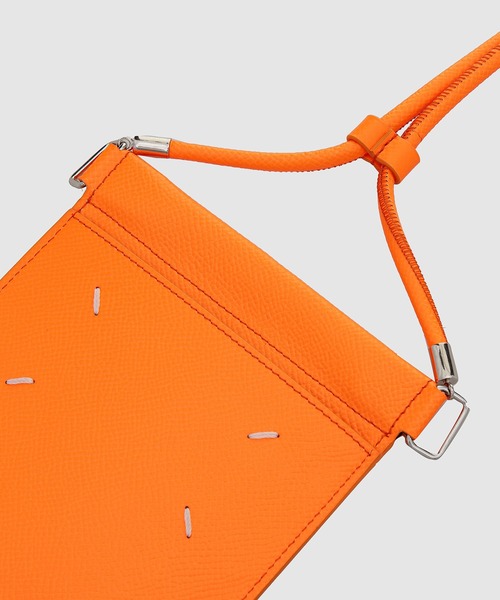 Maison Margiela(メゾンマルジェラ)の「Tech accessories(スマホケース/カバー・メンズ・オレンジ・FREE)」の6枚目の写真