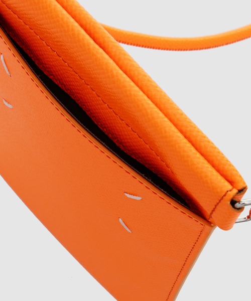 Maison Margiela(メゾンマルジェラ)の「Tech accessories(スマホケース/カバー・メンズ・オレンジ・FREE)」の5枚目の写真