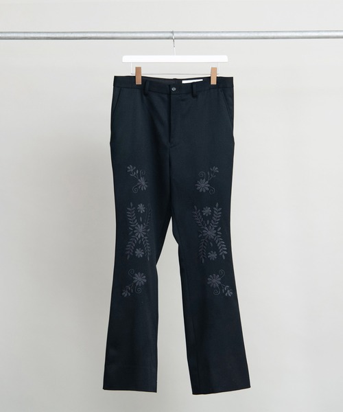 DISCOVERED(ディスカバード)の「DISCOVERED ディスカバード / FLOWER STITCH BOOTSCUT PANTS フラワーステッチブーツカットパンツ / DC-AW22-PT-02(チノパンツ・メンズ・ブラック/カーキ・3/1/2)」の9枚目の写真
