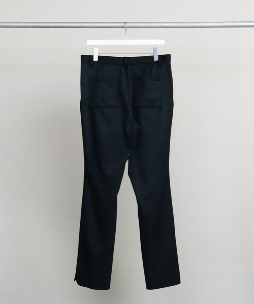 DISCOVERED(ディスカバード)の「DISCOVERED ディスカバード / FLOWER STITCH BOOTSCUT PANTS フラワーステッチブーツカットパンツ / DC-AW22-PT-02(チノパンツ・メンズ・ブラック/カーキ・3/1/2)」の17枚目の写真