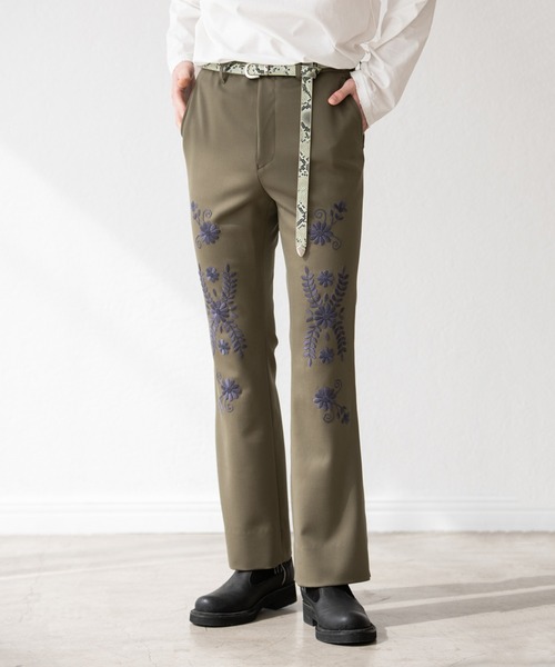 DISCOVERED(ディスカバード)の「DISCOVERED ディスカバード / FLOWER STITCH BOOTSCUT PANTS フラワーステッチブーツカットパンツ / DC-AW22-PT-02(チノパンツ・メンズ・ブラック/カーキ・3/1/2)」の6枚目の写真
