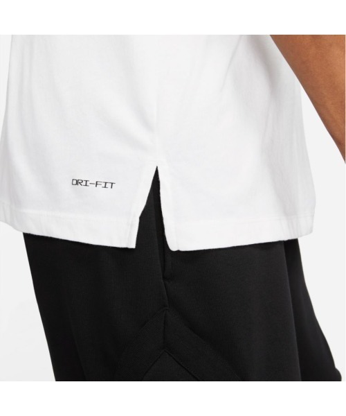 NIKE(ナイキ)の「NIKE/ナイキ ジョーダンDFエアグラフィックS/Sトップ(Tシャツ/カットソー・メンズ・ホワイト/ブラック・S/M/XL/L)」の6枚目の写真
