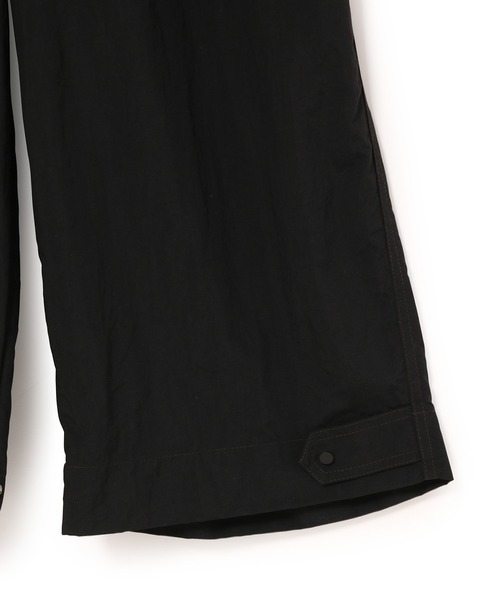 ADAM ET ROPE'（アダムエロペ）の「〈SHARE CLOSETシリーズ〉【サステナブル】リサイクルナイロンジャンプスーツ（つなぎ/オールインワン・レディース・ブラック/ベージュ・38/42）」の19枚目の写真