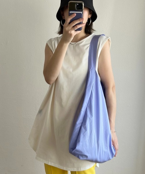wee9s（ウィークス）の「2way wide shoulder tote bag / ツーウェイワイドショルダートートバッグ（トートバッグ・レディース・ブラック/パープル/グリーン/アイボリー・FREE）」の4枚目の写真