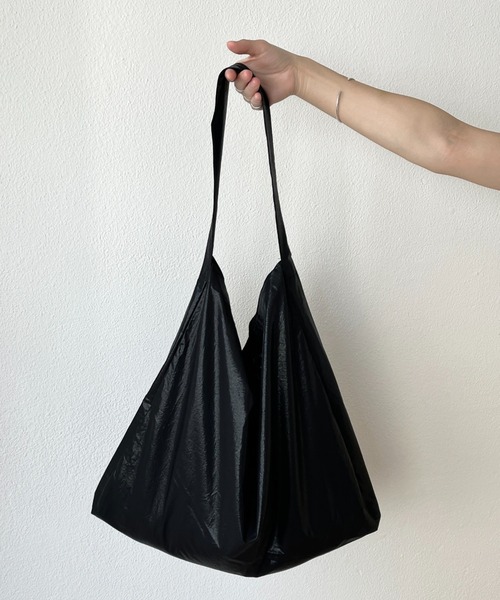 wee9s（ウィークス）の「2way wide shoulder tote bag / ツーウェイワイドショルダートートバッグ（トートバッグ・レディース・ブラック/パープル/グリーン/アイボリー・FREE）」の2枚目の写真