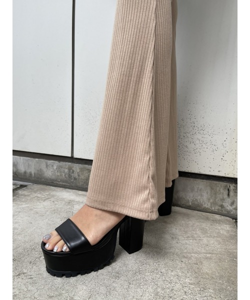 EGOIST（エゴイスト）の「オフショルリブオールインワン（つなぎ/オールインワン・レディース・ブラック/ベージュ・FREE）」の14枚目の写真