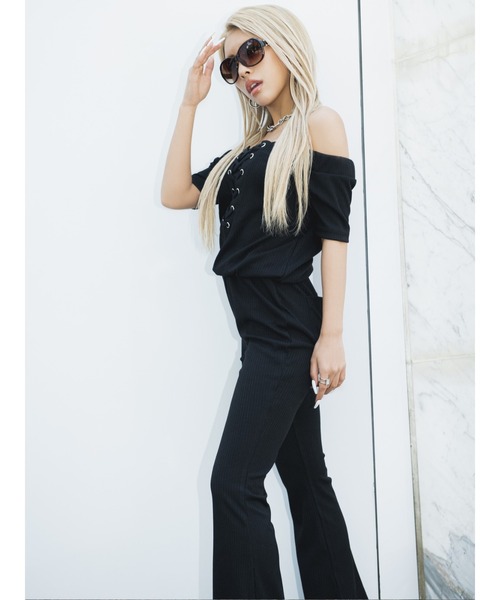 EGOIST（エゴイスト）の「オフショルリブオールインワン（つなぎ/オールインワン・レディース・ブラック/ベージュ・FREE）」の4枚目の写真