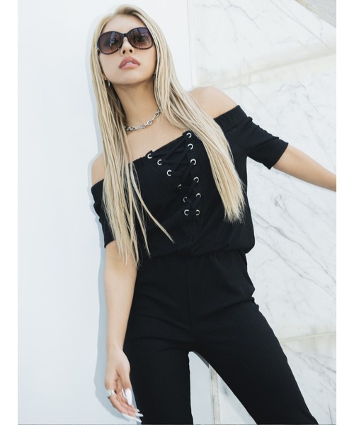 EGOIST（エゴイスト）の「オフショルリブオールインワン（つなぎ/オールインワン・レディース・ブラック/ベージュ・FREE）」の5枚目の写真