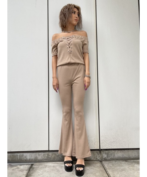 EGOIST（エゴイスト）の「オフショルリブオールインワン（つなぎ/オールインワン・レディース・ブラック/ベージュ・FREE）」の7枚目の写真