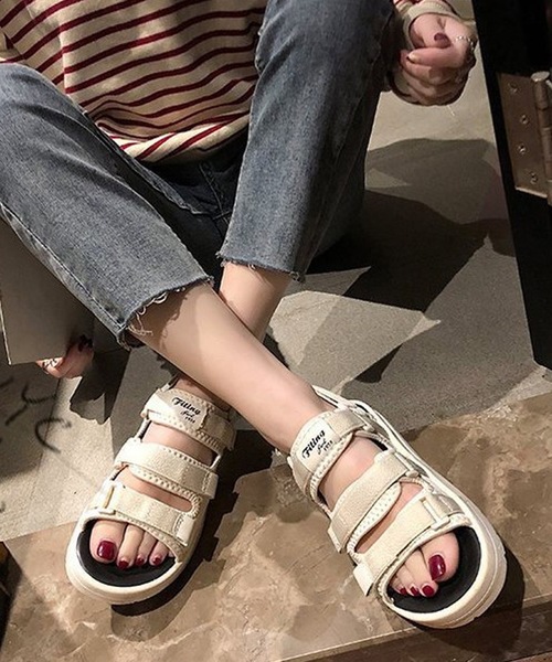 LUGG NAGG（ラグナグ）の「ベルクロ厚底スポーツサンダル【ユニセックス】（サンダル・レディース・アイボリー/ブラック・26.0cm/25.0cm/23.0cm/27.0cm/24.0cm）」の8枚目の写真