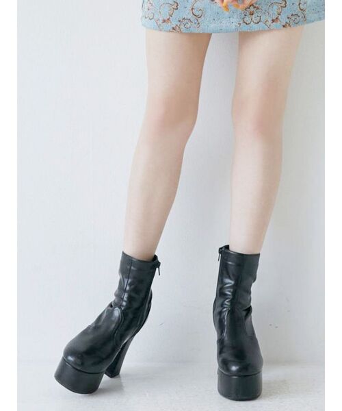 MURUA（ムルーア）の「カーブステッチミドルブーツ（ブーツ・レディース・ブラック/モカ・35/36/37）」の2枚目の写真