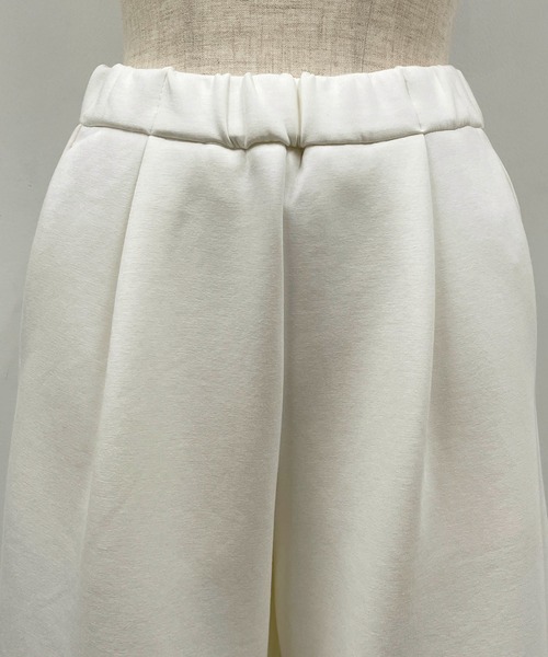 PICCIN PERLA（ピッチンペルラ）の「ダンボールニットワイドパンツ（セットアップ可能）（その他パンツ・レディース・ブラック/オフホワイト・M）」の19枚目の写真