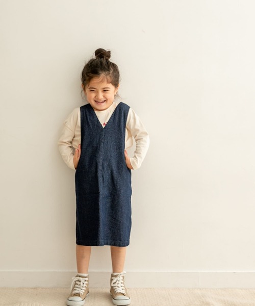 URBAN RESEARCH DOORS（アーバンリサーチドアーズ）の「『親子リンク』デニムジャンパースカート(KIDS)（ワンピース・キッズ・インディゴブルー/ブラック・105/120/135/150）」の14枚目の写真