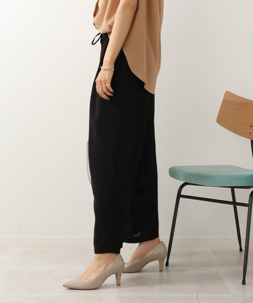 DRESKIP（ドレスキップ）の「◆【接触冷感/UV/セットアップ可】ドライタッチ イージーワイドパンツ（その他パンツ・レディース・ブラック/カーキ/ブルー/キャメル・02/03）」の15枚目の写真