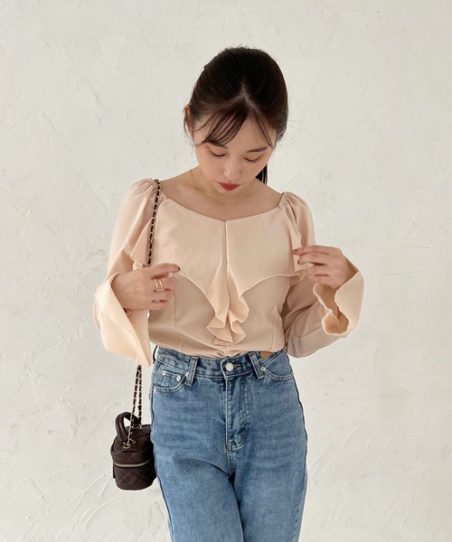 Lamoa（ラモア）の「Lamoa/ボリューム フリル ブラウス（シャツ/ブラウス・レディース・ブラック/アイボリー・MEDIUM/LARGE）」の5枚目の写真